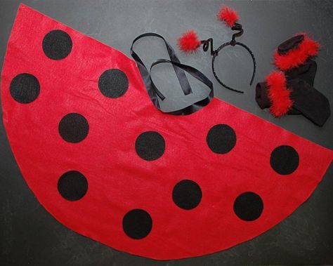 These cute no-sew Halloween costumes are perfect for little gardeners. Learn to make butterfly, dragonfly, bee, scarecrow, ladybug, garden gnome and peacock costumes that are sure to make trick-or-treating a blast! Ladybug Costume Kids, Sew Halloween Costume, Bug Costume, Handmade Halloween Costumes, Themed Halloween Costumes, Ladybug Costume, Diy Costumes Kids, Homemade Halloween, Easy Halloween Costumes