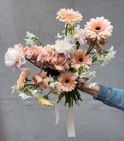 Chicken Wire Bouquet, Wire Bouquet, South Coast Nsw, Garden Bouquet, Chicken Wire, Wedding Florist, Gold Coast, A Garden, Instagram A