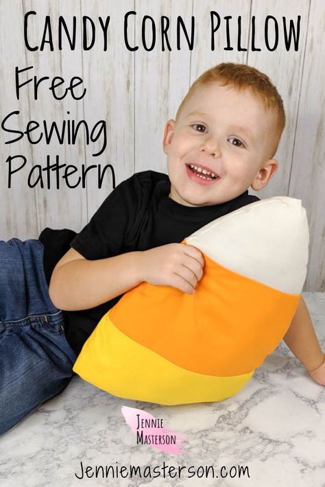 Learn how to sew this cute candy corn pillow using a free sewing pattern! It's a perfect beginners and a great craft for fall or Halloween. DIY some fall decor for a living room or bedroom. #fall #sewing #candycorn #halloween #diy #tutorial Halloween Pillows Diy, Corn Plushie, Candy Corn Pillow, Halloween Sewing Patterns, Candy Corn Crafts, Halloween Sewing Projects, Halloween Sewing, Halloween Tutorial, Fall Sewing