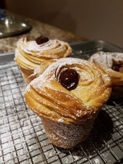 John Britt Pottery : Best Cruffin recipe Best Cruffin Recipe, Homemade Cruffin Recipe, Apple Cruffin Recipe, Cruffins Recipe Easy, Cruffins Recipe, Cruffin Recipe, Homemade Croissants, Cronut, Breakfast Pastries