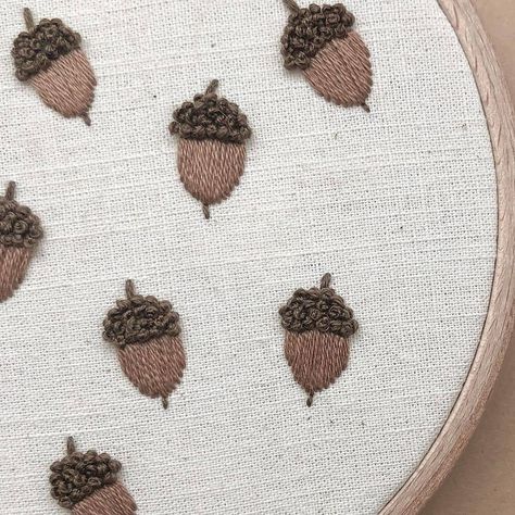 Embroider Ideas, Bee Embroidery, Blossoms Art, Hand Embroidery Projects, Embroidery On Clothes, 자수 디자인, Hand Embroidery Patterns, Embroidery Inspiration, Diy Embroidery