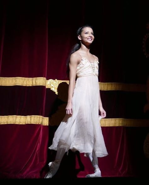 Francesca Hayward.🩰 Ballet Romeo And Juliet, Ballerina Hairstyles, Montagues And Capulets, Francesca Hayward, Clara Nutcracker, Night At The Ballet, Romeo And Juliette, Dancing With Our Hands Tied, Pink Halloween Costumes