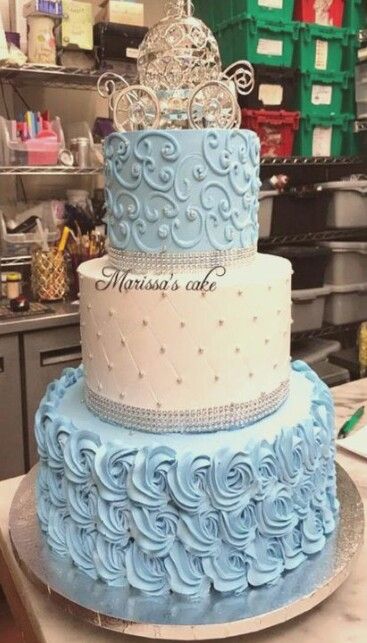 Light Blue Quince Cake Ideas, Cinderella Themed Quinceanera Cake, Quince Cakes Light Blue And Silver, Quince Cakes Light Blue, Cinderella Quince Cake, Light Blue Quinceanera Cake, Light Blue Sweet 16 Cakes, Blue Quinceanera Cake, Quinceanera Cakes Blue