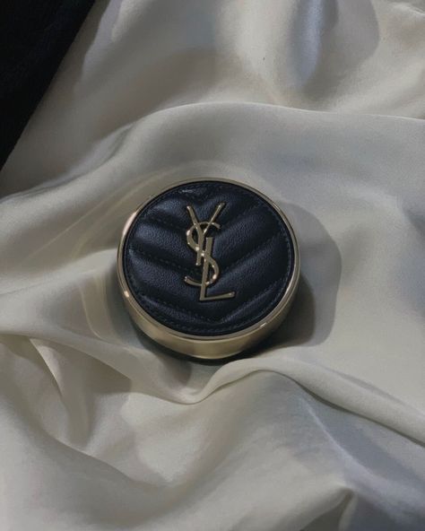 Ysl Beauty Aesthetic, Yves Saint Laurent Aesthetic, Saint Laurent Aesthetic, Makeup Flatlay, Ysl Makeup, Luxury Lifestyle Aesthetic, Parisian Aesthetic, Branding Shoot, Beauty Aesthetic