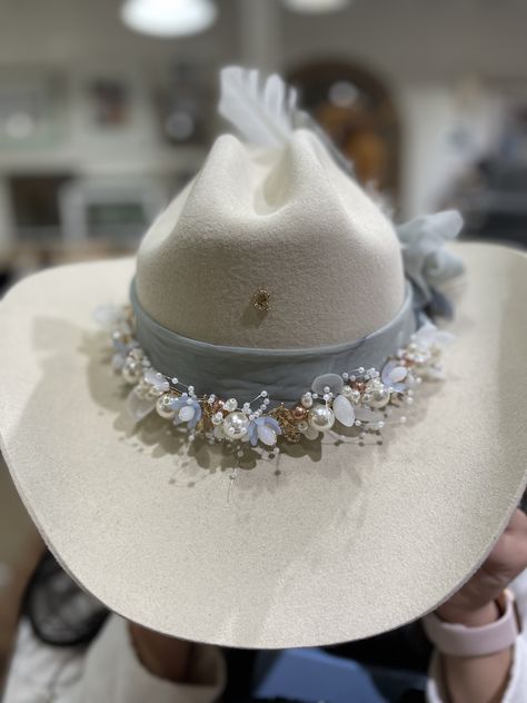 Burning Hats, Boho Hats, Cowboy Hat Design, Hat Burning, Custom Cowboy Hats, Women Fedora, Hat Bar, Hat Bands, Grace Beauty