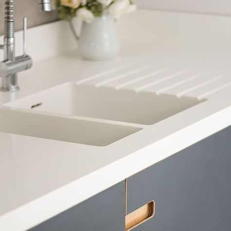 Beautiful bespoke Corian moulded sink and worktop. Simple clean lines creating an elegant look able to complement a traditional or modern finish. #integratedbuildsolutions #bristolbuilder #coriansink #minimalistkitchen #kitchenstyleideas #designyourkitchen #kitchenrenovation #bristolkitchens #modernkitchen #traditionalkitchen #kitchensink #doublesink #kitcheninspiration #sinkanddrainer #corian Corian Sinks Kitchen, Corian Sink Kitchen, Corian Worktop, Kitchen Frames, Integral Sink, Corian Kitchen Countertops, Corian Sink, Kitchen Cabinets Storage Organizers, Frames Decor