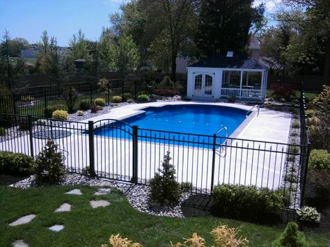 Pool Fencing Landscaping, Landscaping Around Pool, Pool Landscaping Ideas, Inground Pool Landscaping, Living Pool, Pools Backyard Inground, Swimming Pool Landscaping, Pool Landscape, Pool Landscape Design