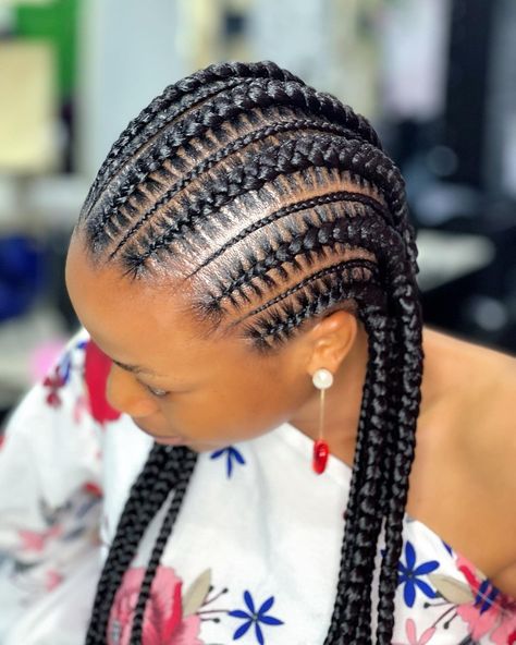 Braids Lines Hairstyles, All Back Hairstyle, Cornrow Hairstyle, Cornrows Natural Hair, Cornrows Braids For Black Women, Hairstyles For Ladies, Short Box Braids Hairstyles, Cornrows Styles, Braided Hairstyles For Black Women Cornrows