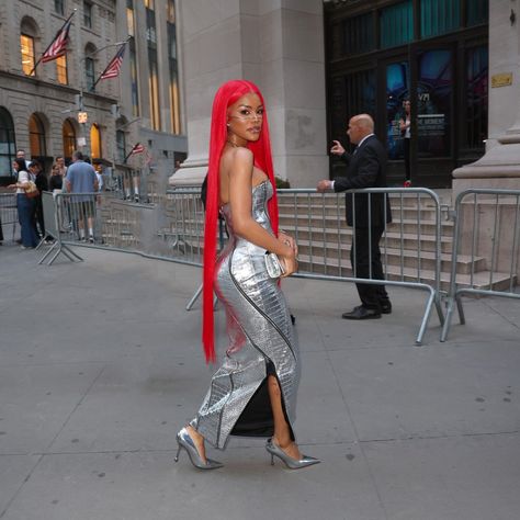 Teyana Taylor arrives to Mac event in New York city #teyanataylorfanpage #teyanataylor #teyanataylorbodygoals #actresslife #artist #mac #newyork # Singer #model #songersongwriter #paparazzi #nycpap #streetphotography #TeyanaMeShayJacqueliShumpert #newyork #redhead #redhair Songwriter Teyana Taylor Fashion, Celebrity Photographers, Teyana Taylor, Gerson, Music Art, Body Goals, Redheads, Red Hair, Street Photography