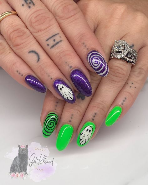 Slime green, witchy purple, and a few friendly ghosts—this mani is brewing up all the Halloween magic! 💚💜👻 Who needs a potion when your nails are this spellbinding? 🧙‍♀️✨ @lightelegancehq -Dark Secret, Classic White & Black Tie P+ ✨Use my code “BRANDY15” to get 15% off your first order✨ #spookyseasonnails #witchvibes #halloweennails #ghostnails #nailart #spookyseason #LEBrandAmbassador #GetKlawed #480nails #aznails #nailsmagazine #nails #nailsofinstagram #nailinspo #independentnailtech Voodoo Green Nails, Quija Board Nails, Green And Purple Nails Halloween, Purple And Green Halloween Nails, Purple Green Nails Halloween, Friendly Ghost, Halloween Magic, Nails Magazine, Classic White