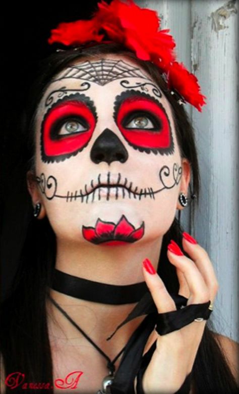 Makeup Mexican, Makijaż Sugar Skull, Candy Skull Makeup, Skeleton Face Paint, Halloween Face Paint, Halloween Makeup Sugar Skull, Mexican Halloween, Skull Face Paint, Dead Makeup