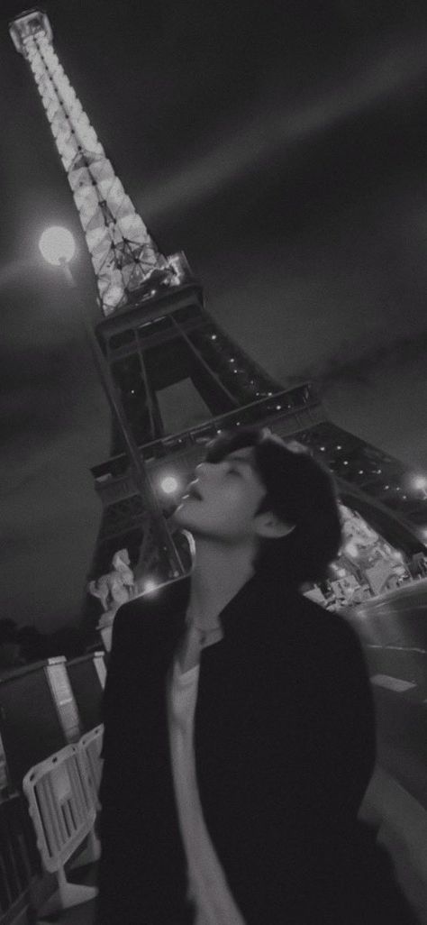 Taehyung In Paris Wallpaper, Paris Aethetic, Taehyung In Paris, Paris Aesthetic Wallpaper, Paris Wallpapers, Moon And Stars Wallpaper, Monochrome Aesthetic, Iphone Wallpaper Bts, Paris Wallpaper