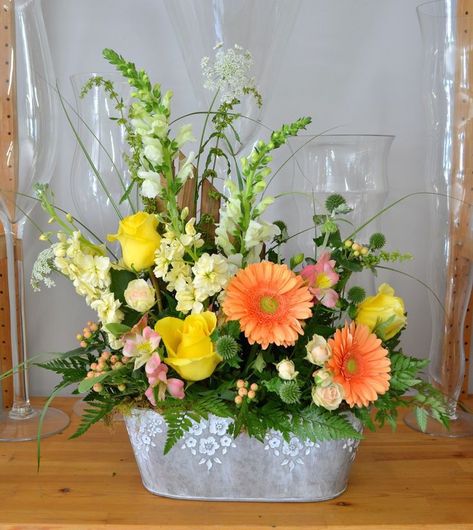 Oblong Vase, Country Flower Arrangements, Basket Bouquet, Grocery Store Flowers, Tulip Arrangement, Wooden Trough, Easter Floral Arrangement, Easter Flower Arrangements, Spring Flower Arrangements