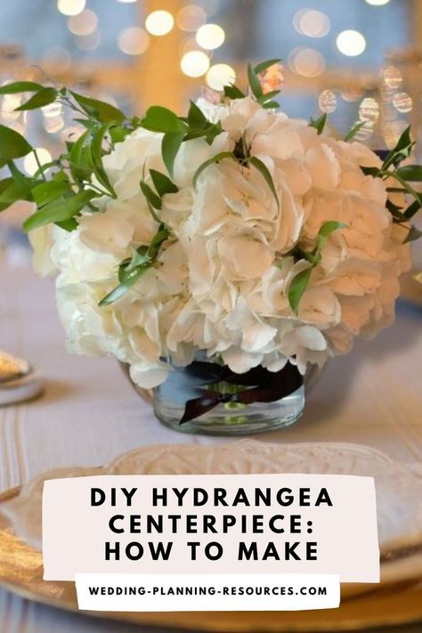 Diy Hydrangea Centerpiece, Wedding Centerpiece Ideas Diy, Dried Hydrangeas Centerpiece, Hydrangea Wedding Centerpieces, Hydrangea Centerpiece Diy, Easy Flower Arrangements Diy, Diy Wedding Arrangements, Diy Hydrangea, Hydrangea Centerpiece Wedding