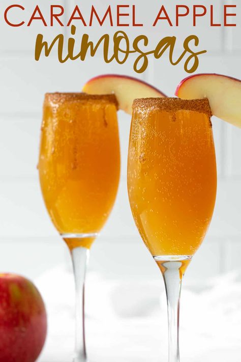 Pitcher Drinks Alcohol Fall, Breakfast Drinks With Alcohol Fall, Mimosa Recipe Fall, Fall Holiday Drinks, Fall Mimosas Recipe, Fall Mimosa Ideas, Fall Happy Hour Ideas, Fall Mimosa Bar Ideas, Caramel Apple Mimosa