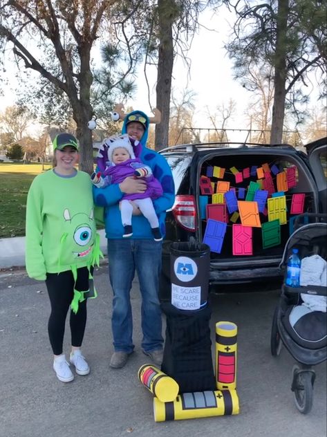 Trunk Or Treat Pregnant, Monsters Inc Family Costume Pregnant, Pregnant Trunk Or Treat Ideas, Monsters Ink Family Halloween Costumes, Pregnancy Halloween Costumes Family, Pregnant Family Halloween Costumes, Halloween Costumes Pregnant, Costumes Pregnant, Pregnant Halloween Costume