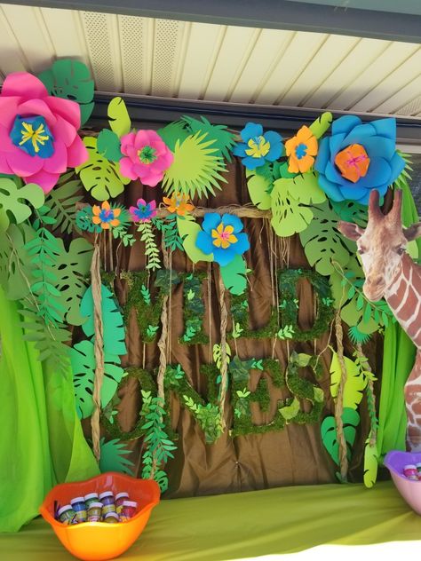 #wildone #partyideas #backdrop #partyideas #backdropideas #wildoneparty #ideasparafiestas #partydecorations #decorideas #backdrop  More items on FB and IG @creationswithgrace Jungle Theme Classroom Decorations, Jungle Crafts, Jungle Theme Classroom, Rainforest Theme, Jungle Decorations, Potpourri Christmas, Deco Jungle, Hawaiian Party Decorations, Jungle Theme Birthday