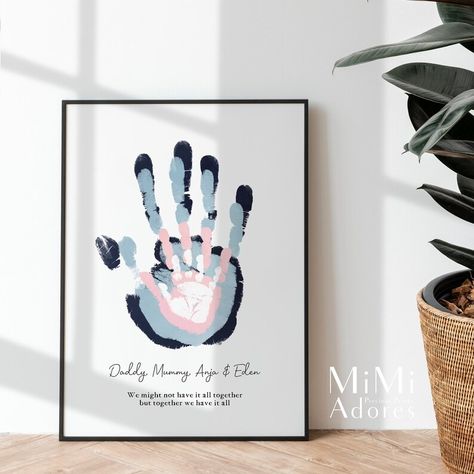 Couple Canvas Painting Diy Hand Print, Family Handprint Ideas, Family Hands Painting, Newborn Canvas Ideas, Handprint Art Family, Baby Hand And Feet Painting Ideas Canvases, Newborn Painting Ideas Canvases, Family Hand Painting Ideas, Handprint Canvas Art Children