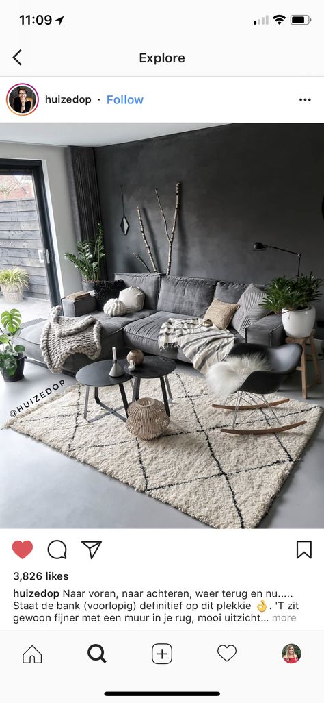 Idée canapé gris anthracite et mur anthracite Cozy Small Living Room Decor, Cozy Small Living Room, Small Living Room Decor Ideas, Dekorasi Kamar Tidur, Small Living Room Decor, Trendy Living Rooms, Living Room Decor Ideas, Room Decor Ideas, Living Room Grey