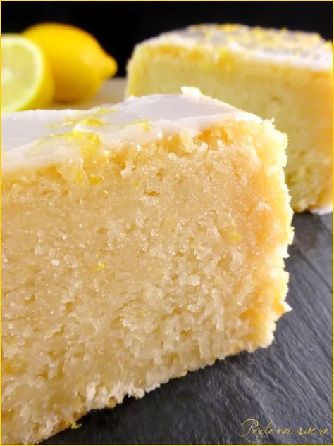 Cake citron vegan (sans oeufs, sans lait, sans beurre) Delicious Lemon Cake, Homemade Sandwich Bread, Patisserie Vegan, Vegan Lemon Cake, Milk Dessert, Homemade Sandwich, Piece Of Cake, Vegan Cake, Lemon Cake