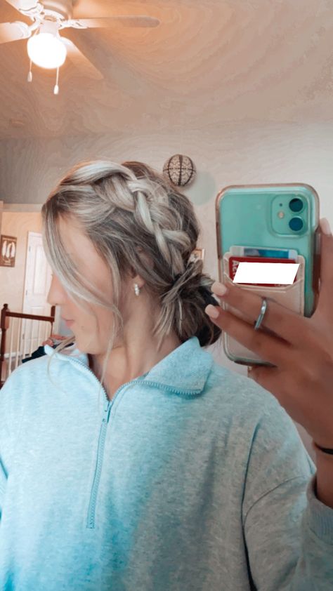 Braids To Messy Bun, Braid To Bun Hairstyle, Hair Styke, Messy French Braids, Low Messy Buns, Church Hairstyles, Medium Hair Braids, Cute Buns, Low Bun Hairstyles