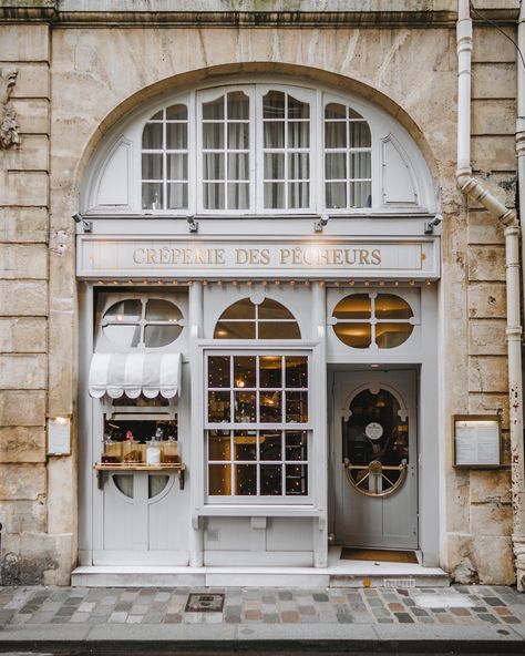 Meanwhile, in the Left Bank of Paris 😍 — I can’t get enough of its breathtaking beauty! Who else feels the same way?⁣ ⁣ This vibrant… | Instagram Beautiful Store Fronts, Paris Window Display, French Bistro Exterior, French Store Fronts, Bakery Facade, Paris Facade, Tiny Architecture, Beautiful Stores, Paris Shops