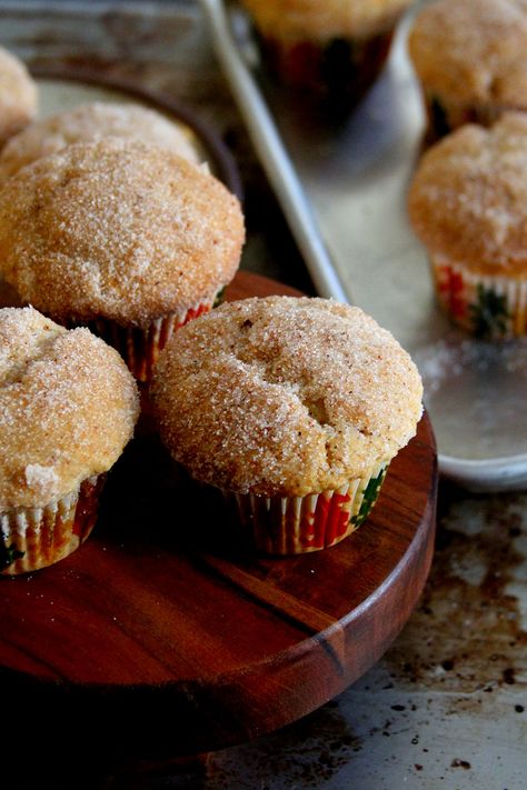 Apple Cider Donut Muffins – A Cup of Sugar … A Pinch of Salt Apple Cider Donut Muffins, Apple Cidar, Streusel Bars, Strawberry Sweets, Chocolate Cocktails, Donut Muffins, Filled Muffins, Coffee Cookies, Apple Cider Donuts