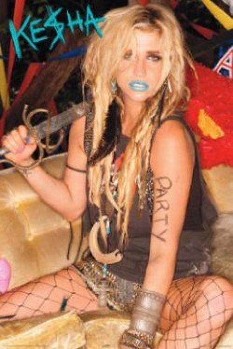 Kesha Poster, Kesha Costume, Kesha Halloween Costume, Kesha Outfits, Kesha Concert, 2000s Halloween Costume, Halloween Costumes For Big Kids, 3 People Costumes, Singer Costumes