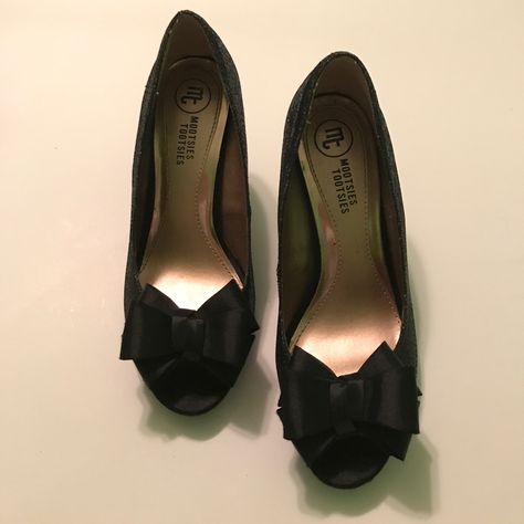 Worn Once For Graduation. Just About Brand New. Pretty Heels Prom, 90s Prom Shoes, Coquette Heels, Modest Goth, Hoco Shoes, 90s Prom, Bottle Blonde, Pretty Heels, Heels Prom