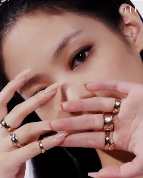 Jennie Elle, Black Vibe, Coco Crush, Chanel Ring, Jennie Chanel, Elle Korea, Jennie Kim Blackpink, Eye Of Horus, Korea Fashion