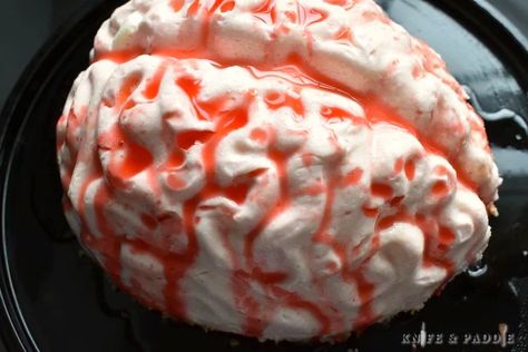 No-Bake Cheesecake Brain • www.knifeandpaddle.com Halloween Brain Mold Ideas, Brain Mold Ideas, Brain Mold Recipe, Brain Mold, Halloween Cheesecake, Brain Cake, Cheesecake Dip, Bake Cheesecake, Strawberry Filling