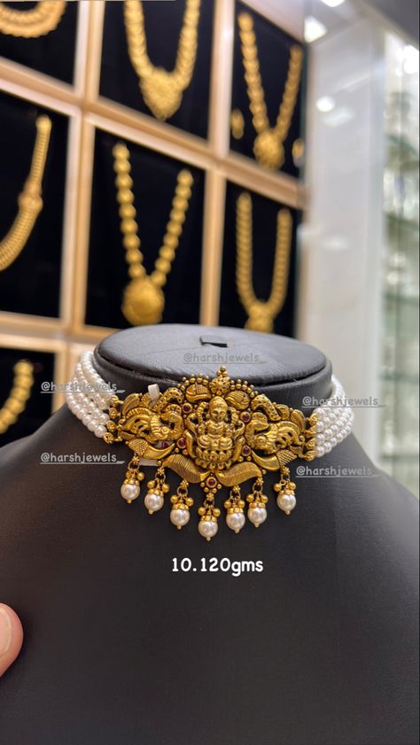 Chokar Pendent Gold, Chokar Design Jewelry In Gold 20 Gram, Nakshi Choker Designs Gold, Bajubandh Design Gold Latest, Neck Choker Designs Gold, 10 Gram Gold Necklace Design, Pretty Gold Necklaces, Antique Gold Bracelet, Neck Pieces Jewelry