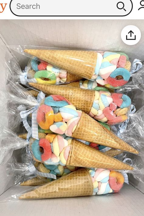 Candy Store Display, Pool Party Food, Birthday Treat Bags, Class Birthdays, Lolly Bags, Birthday Party Treats, Birthday Goodie Bags, Graduation Party Themes, Easter Decorations Ideas