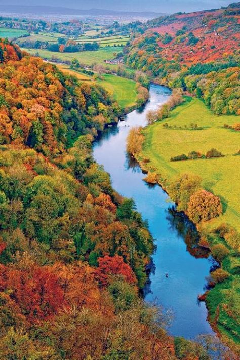 Autumn colour in the Wye Valley, seen from Symonds Yat Rock Autumn Song, Wye Valley, Angel Of The Morning, British Landscape, England Countryside, Forest Of Dean, Jewellery Packaging, Leaf Peeping, Yorkshire Dales