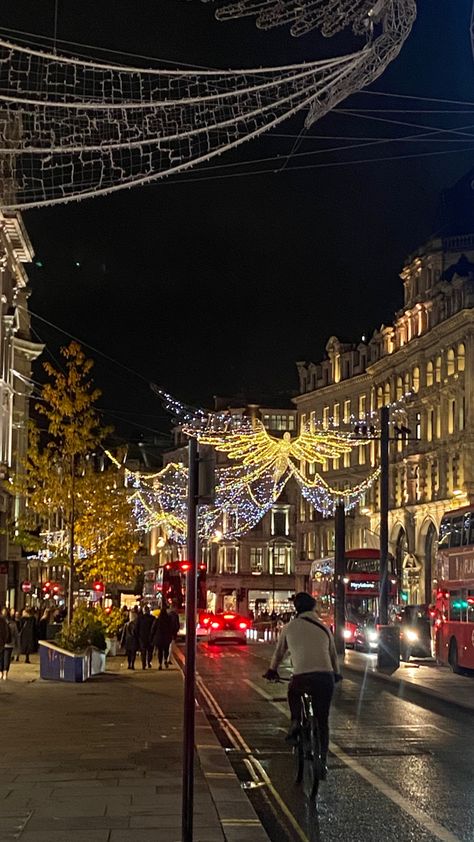 Oxford Street London Christmas, Oxford Street Christmas Lights, Oxford Street Lights, Oxford Christmas, London At Christmas, London Christmas Lights, Winter Board, Oxford Street London, London Buses