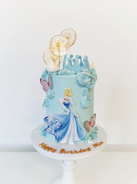 Cinderella Buttercream Cake, Cinderella Princess Cake, Cinderella Theme Cake, Cinderella Cake Designs, Cinderella Birthday Cake, Elsa Birthday Cake, Cinderella 3, Prince Cake, Royal Wedding Cake