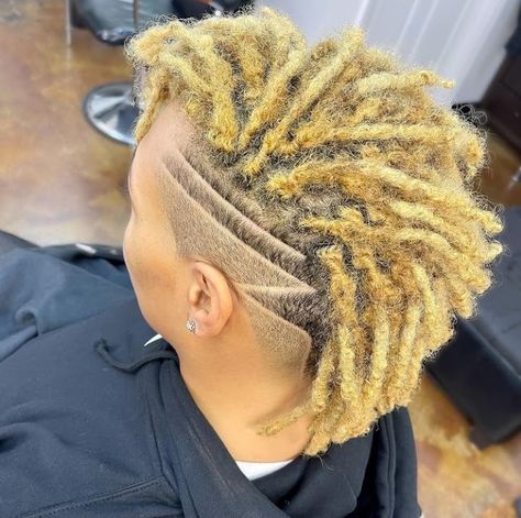 Hair Expo, Braids With Shaved Sides, Short Locs, Shaved Side Hairstyles, Shaved Hair Designs, Tapered Natural Hair, Natural Hair Cuts, Short Locs Hairstyles, Faux Locs Hairstyles