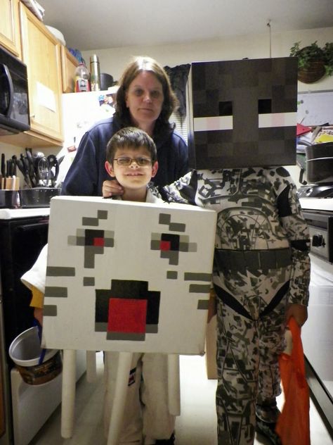 DIY Minecraft Ghast Halloween Costume! Ghast Minecraft, Minecraft Halloween Costume, Costume Homemade, Minecraft Halloween, Minecraft Costumes, Halloween Kids Costumes Girls, Halloween Snack, Book Day Costumes, Diy Minecraft