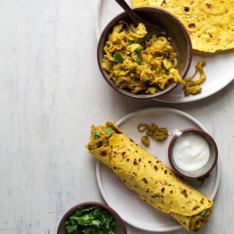 Scrambled Egg Curry Curry Wrap, Curried Eggs, Egg Curry Recipe, Indian Flatbread, Scrambled Eggs Recipe, Healthy Indian Recipes, Egg Curry, Scrambled Egg, Egg Recipe