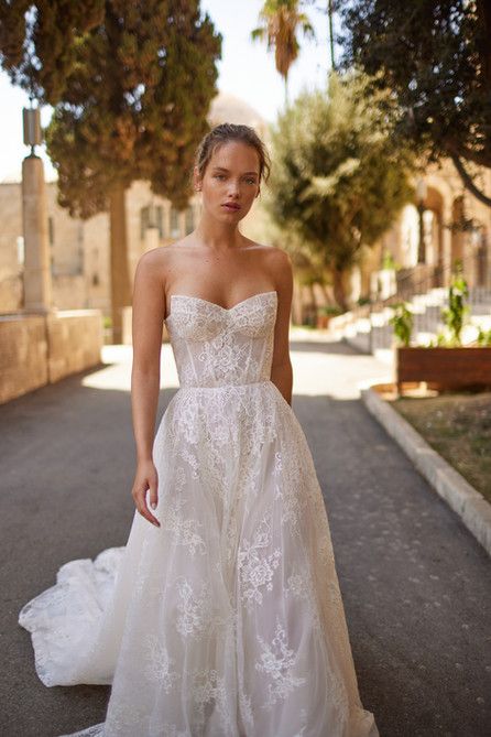 Felia Boston Wedding Dress, Italian Wedding Dress, Fairytale Bridal, Wedding Dresses Sweetheart Neckline, Flair Dress, Wedding Dress Couture, Wedding Dresses Romantic, Lace Wedding Dress, Wedding Dress Styles