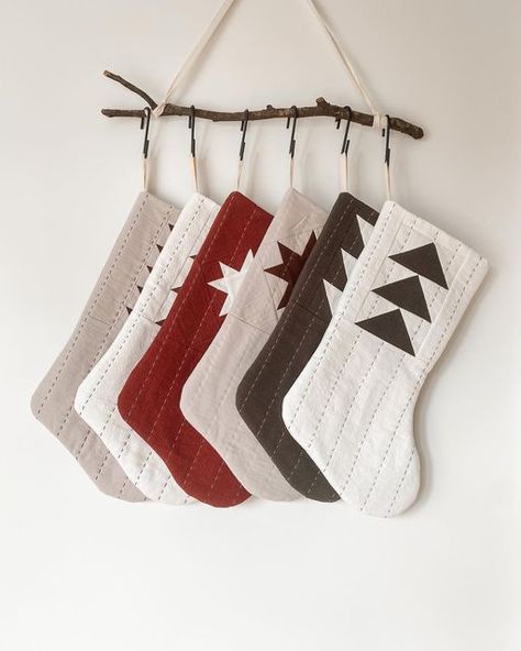 Simple Christmas Stockings, Scandinavian Christmas Stocking, Quilted Stockings Christmas Pattern, Christmas Stockings Ideas Diy, Xmas Stockings Pattern, Quilted Stocking Pattern, Homemade Stockings Christmas, Handmade Christmas Stocking, Quilted Christmas Stockings Ideas