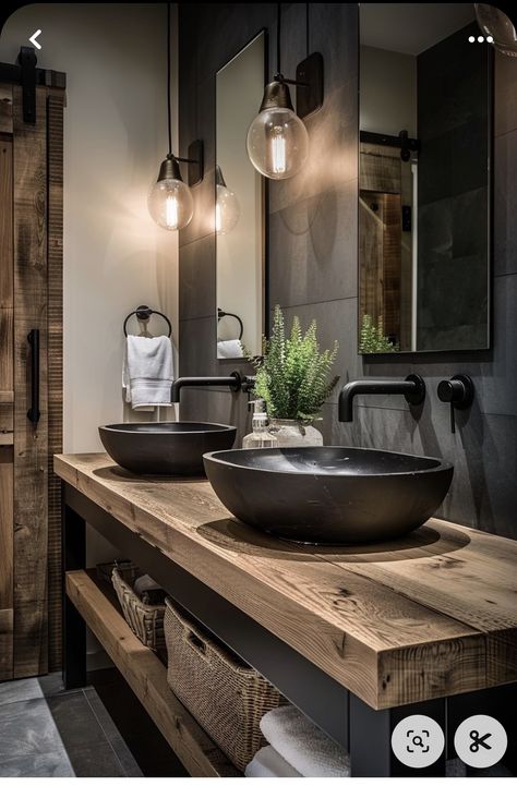 Modern Rustic Half Bathroom Ideas, Industrial Interior Design Bathroom, Bad Industrial, Small Square Bathroom, Small Industrial Bathroom, Modern Industrial Bathroom, Drømme Bad, Rustic Modern Bathroom, Industrial Bathroom Design