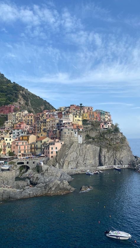 pavlatan on Instagram: 📍Cinque Terre - must-do day trip from Florence: we took a regional train to Pisa and then switched for La Spezia, where we took the Cinque… Florence Pisa Italy, La Spezia Italy, Pisa Italy, Sports Travel, Italian Summer, Summer Dream, Florence Italy, Tourist Attraction, Pisa