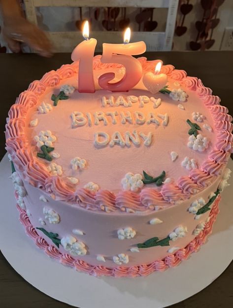 Cake Idea For 13 Birthday, Pretty Cake Ideas For Women, Sixteen Birthday Cake Aesthetic, Light Pink Birthday Cake Aesthetic, 15 Cakes Ideas Birthdays, Cute 15th Birthday Cake Ideas, Sweet 15 Birthday Cakes, 15tj Birthday Ideas, Cute Pink Birthday Cake Aesthetic