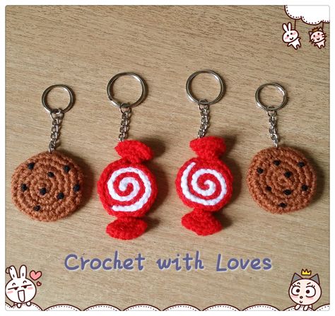 Crochet Keyrings, Handmade Cookies, Crochet Keychains, Crochet Earrings Pattern, Crochet Christmas Decorations, Crochet Food, Crochet Circles, Crochet Keychain, Purim