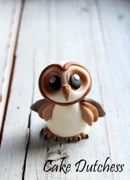 Little Barn Owl Cake Dutchess, Owl Cake Topper, Baby Barn Owl, Animal Cake Toppers, Polymer Clay Owl, Owl Cute, Owl Cakes, Clay Owl, Woodland Cake