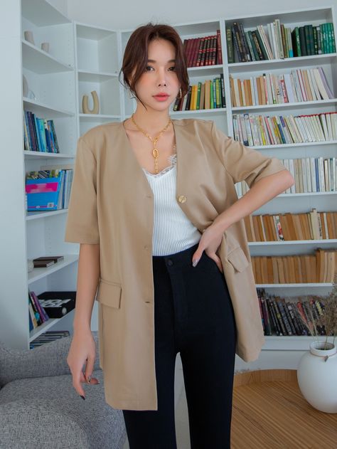 Beige Blazer Outfits Women, Coat Outfits For Women, Beige Blazer Outfit, Japan Ootd, Women Blazers, Blazer Outfits For Women, Women Suits, Blazer Women, Beige Blazer