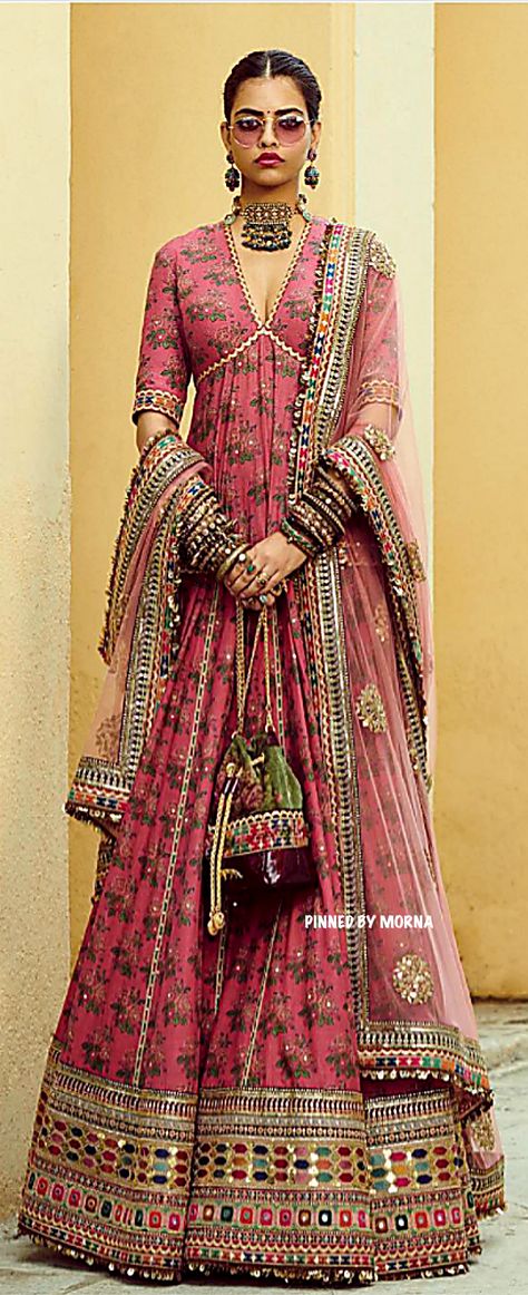 Sabyasachi Mukherjee : India. Sabyasachi Dresses, Asian Couture, Sabyasachi Mukherjee, Indian Outfits Lehenga, Anamika Khanna, Indian Bride Outfits, Traditional Indian Dress, Traditional Indian Outfits, Indian Bridal Dress