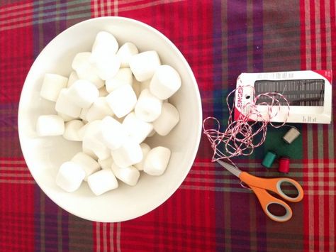 Marshmallow Garland DIY by Chandra Fredrick of Oh Lovely Day | Momtastic Marshmallow Garland, How To Make Marshmallows, Garland Diy, Entertainment Ideas, Clock For Kids, The Leftovers, Diy Garland, Bakers Twine, Holiday Entertaining