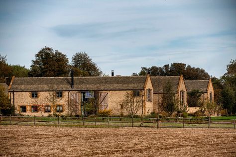 DAVID and Victoria Beckham gave cameras access to their £12 million farmhouse for their new documentary.  And fans have eagerly been lapping up Posh Spice’s interior design choices peeking through the background of scenes in the Netflix show.  The Beckhams filmed confessional scenes in their Cotswolds home which they purchased in December 2016 for a […] Beckham House, Cotswolds Home, London Mansion, Posh And Becks, Soho Farmhouse, Victoria And David, David And Victoria Beckham, Posh Spice, Mega Mansions